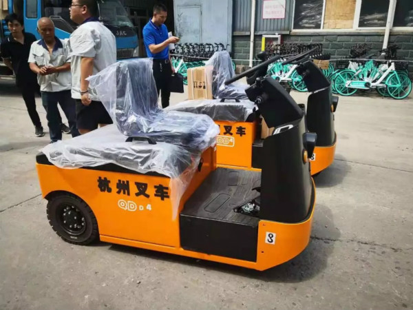 電動(dòng)牽引車 電動(dòng)牽引車