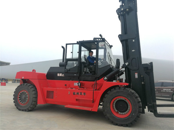 關(guān)于叉車(chē)的7個(gè)冷知識(shí)：蓄電池叉車(chē)到底比柴油叉車(chē)省多少錢(qián)？