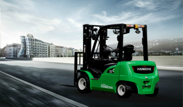 給你一個選擇鋰電池叉車的理由：從電池開始，我就與眾不同了！